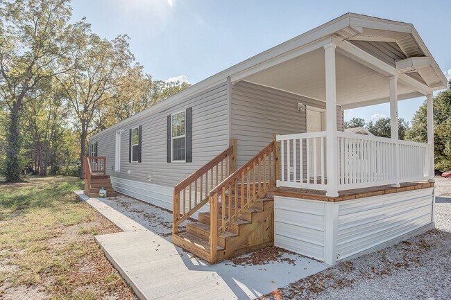 Building Photo - 766 Wall St