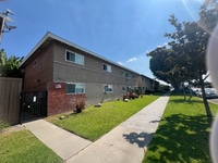 Building Photo - 1551 W Ball Rd