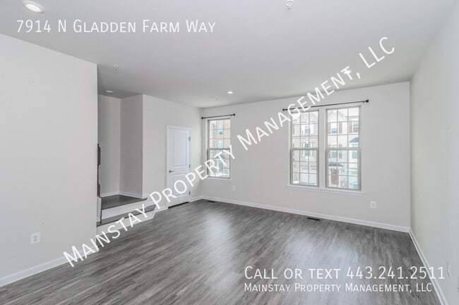 Building Photo - 7914 N Gladden Farm Way