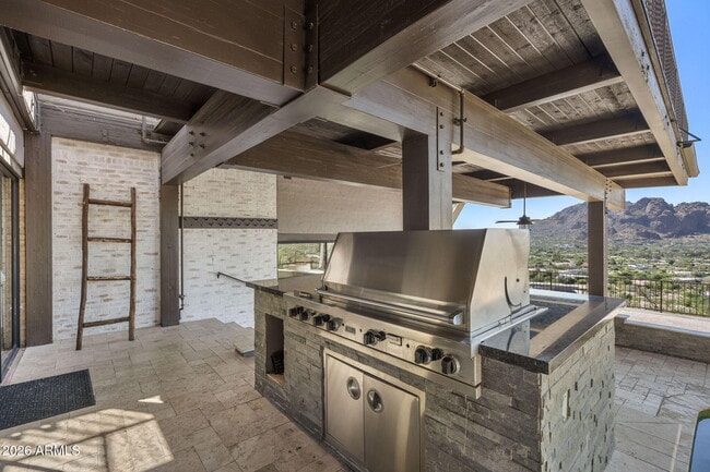 Building Photo - 6900 N Highlands Dr
