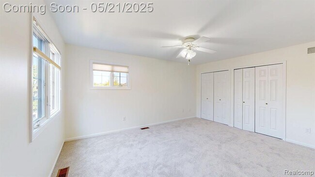 Building Photo - 18182 Blue Heron Dr W