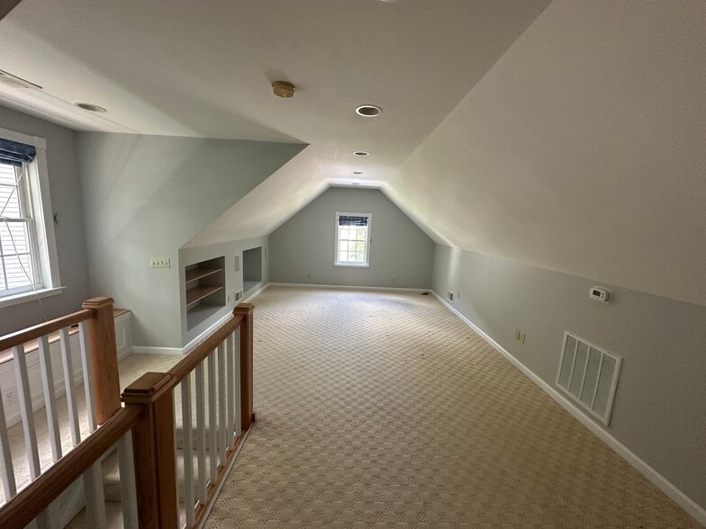 Building Photo - 16104 Epiphany Ct