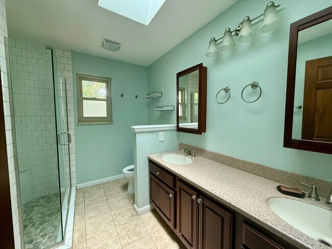 Building Photo - Available now-  4 Bedroom house in O'Fallon