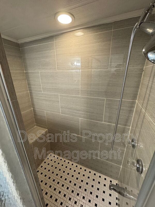 Building Photo - 5424 Harrison St