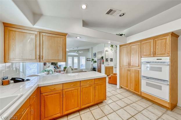Building Photo - 2229 Fiero Dr