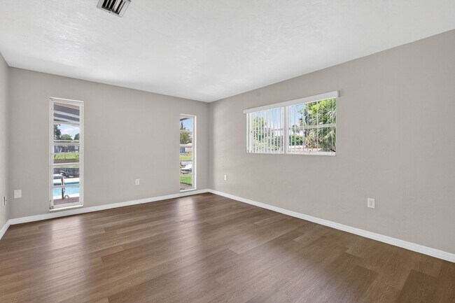 Building Photo - 1627 Canal Ct