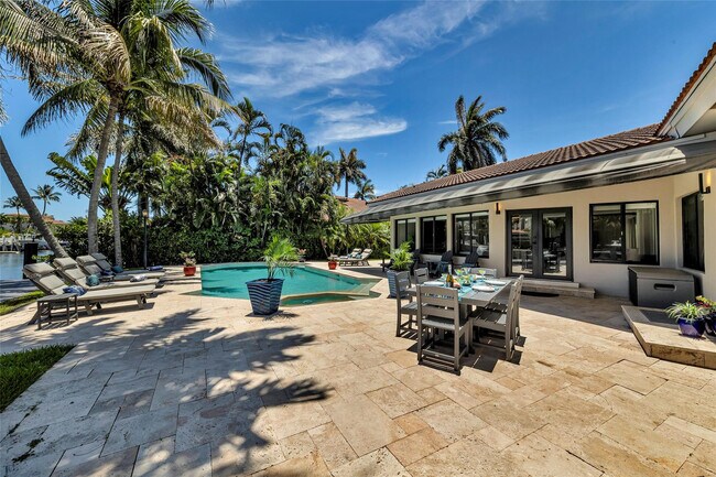 Building Photo - 616 Riviera Isle Dr