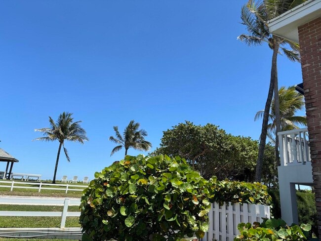 Building Photo - 5505 N Ocean Blvd