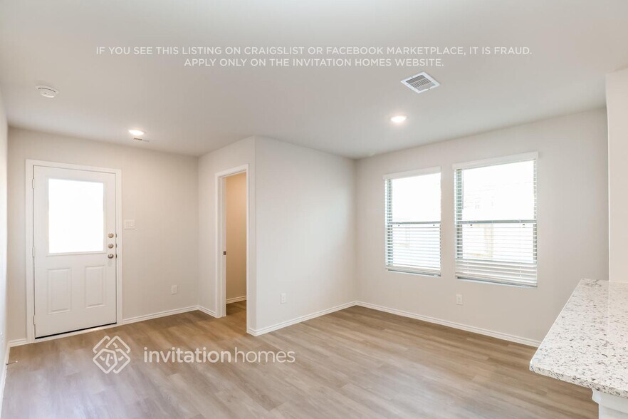 Building Photo - 10715 Sunlit St