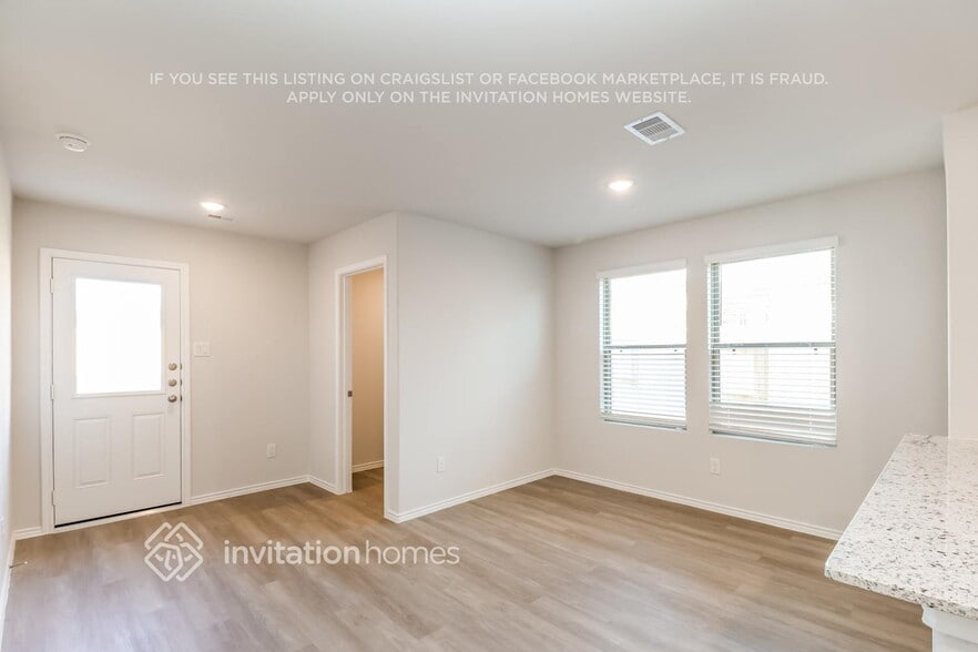 Building Photo - 10726 Sunlit St