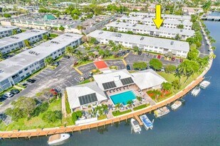 Building Photo - 160 Cypress Club Dr