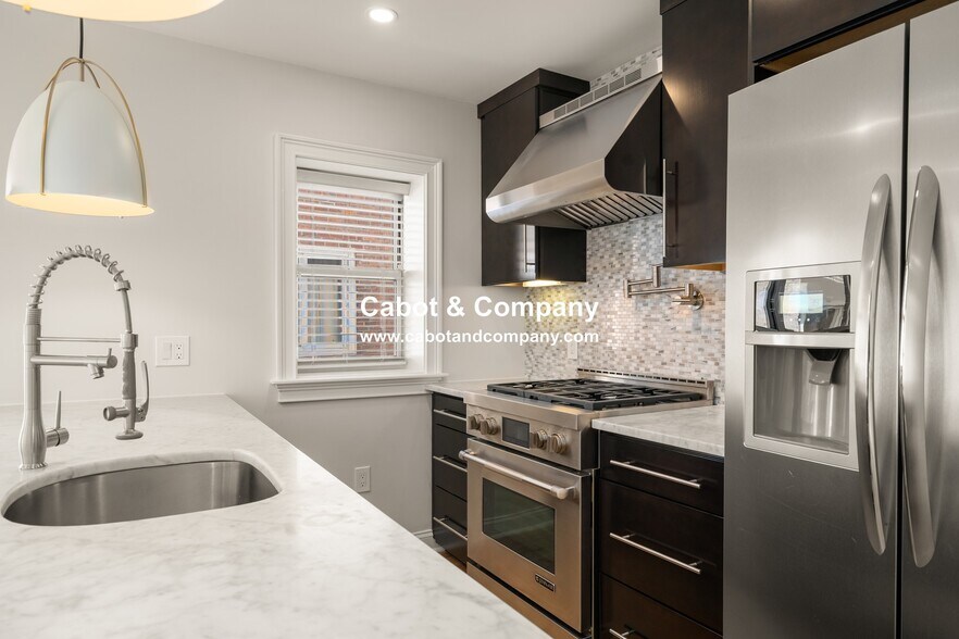 Building Photo - 9 N Margin St