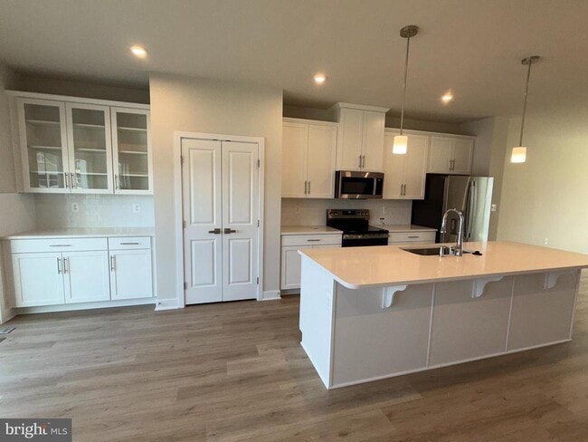 Building Photo - 9193 Edenderry Dr