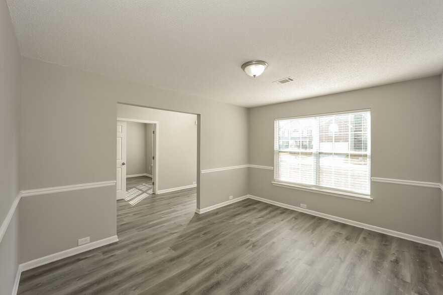 Building Photo - 265 Redding Ridge