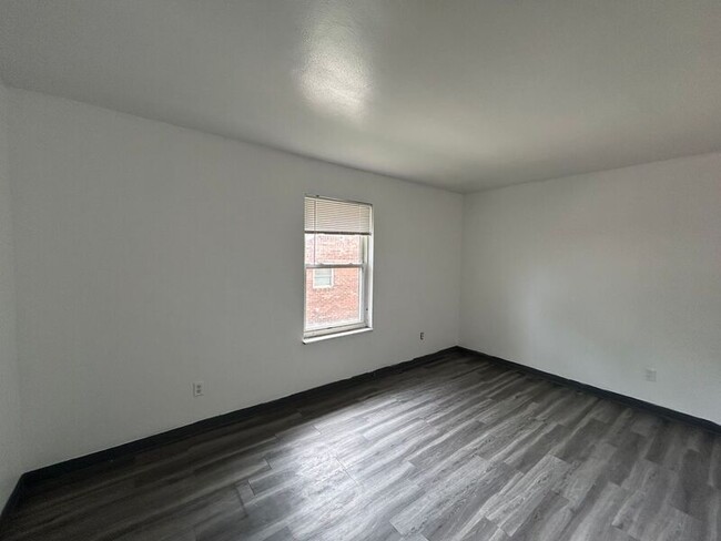 Building Photo - 227 Gilbert Ave