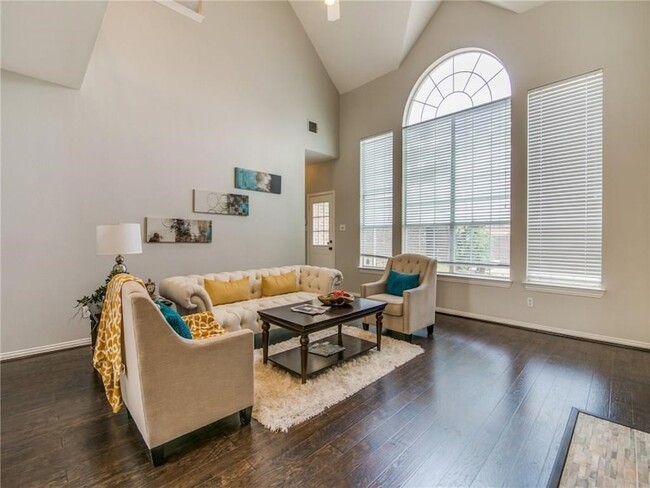 Building Photo - 4425 Cityview Dr