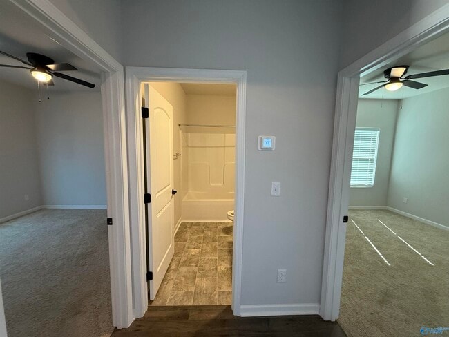 Building Photo - 16205 Glenncrest Ln