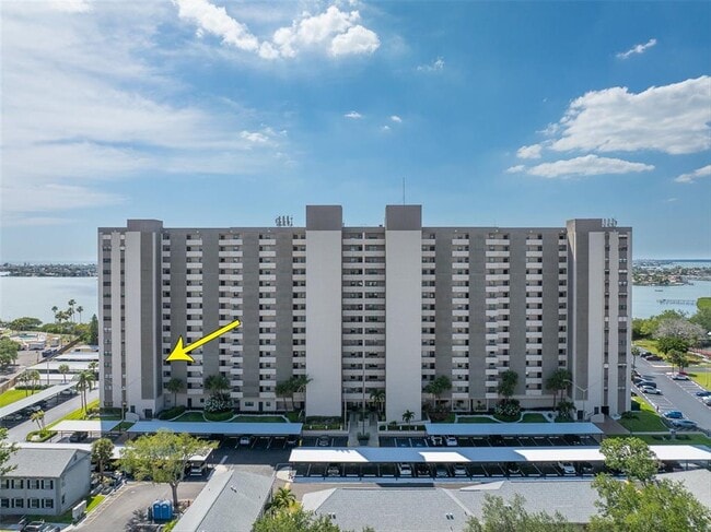 Building Photo - 7050 Sunset Dr S