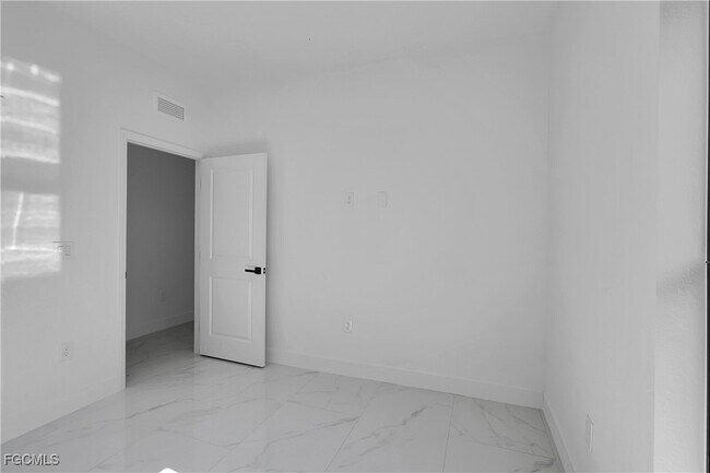 Building Photo - 2810 44th St SW