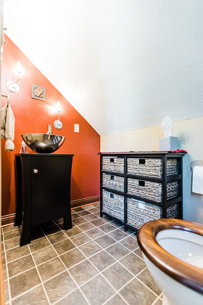 Powder room - with toilet - 920 6th Ave SE