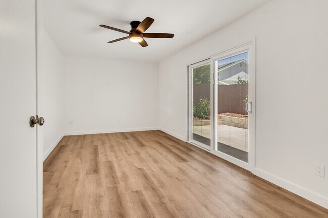 Building Photo - 4820 Cobb Dr
