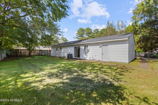 Building Photo - 102 Ivey Ct