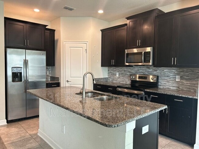 Building Photo - 11114 Sycamore Woods Dr