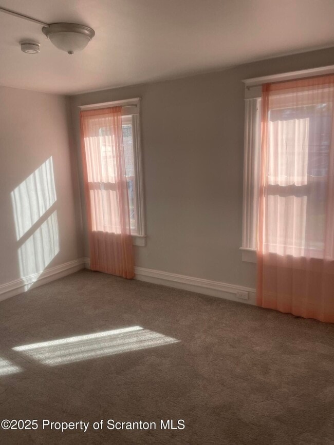 Building Photo - 2303 Boulevard Ave