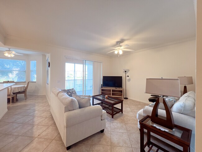 Building Photo - 8490 Kingbird Loop