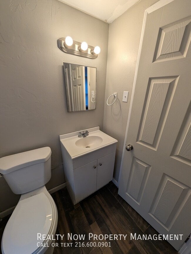 Building Photo - 21771 Morris Ave