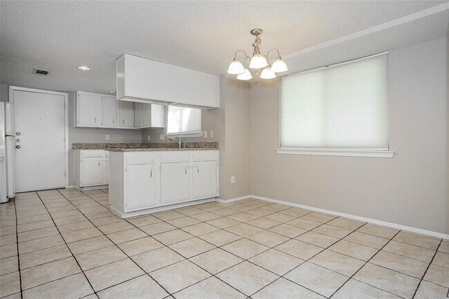 Building Photo - 3611 Gable Dr