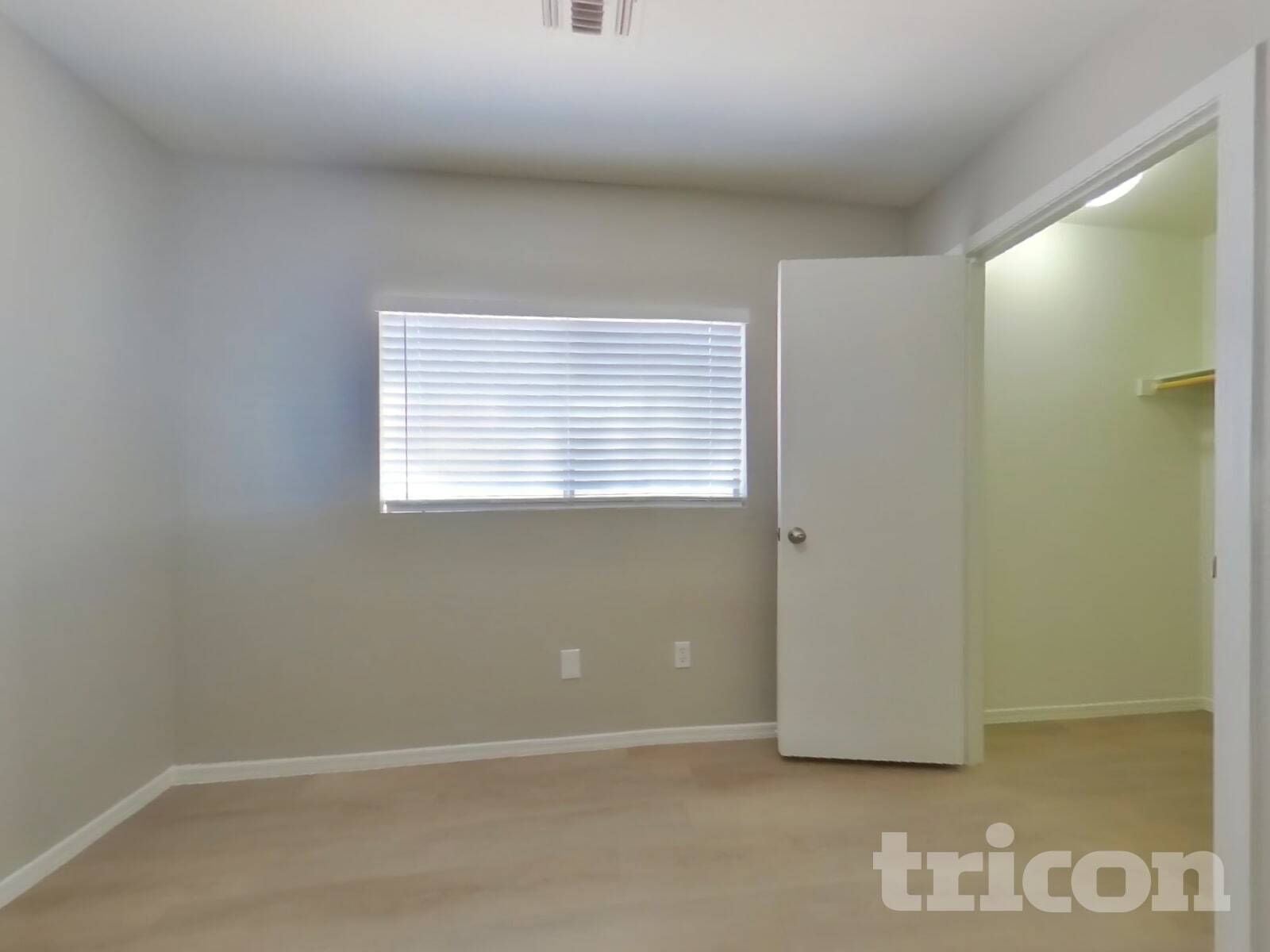 Building Photo - 106 S Valle Verde