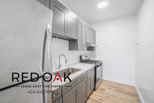 Building Photo - Excellent Studio with a Beautiful Kitchen,...