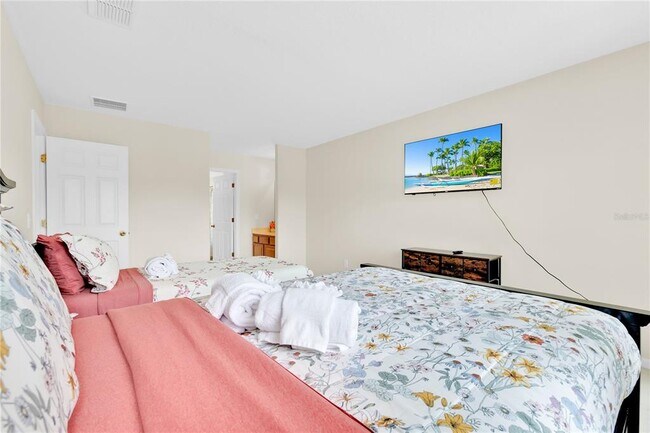 Building Photo - 155 Waltham Ct