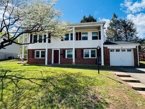 Building Photo - BEAUTIFULLY UPDATED HOME - WOODBRIDGE