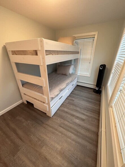 Building Photo - 301 Portsmouth Ave