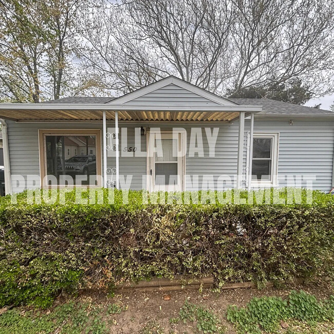 Primary Photo - 550 N Sheridan St