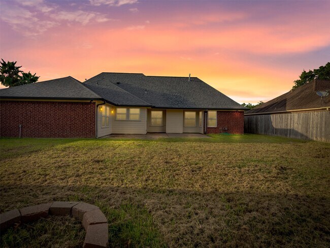 Building Photo - 114 Audubon Woods Dr