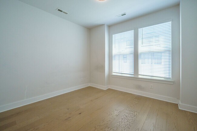 Building Photo - 608 Old Dominion Dr