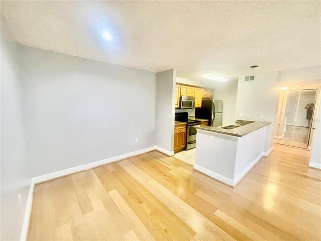 Building Photo - 4211 Chatham Oak Ct