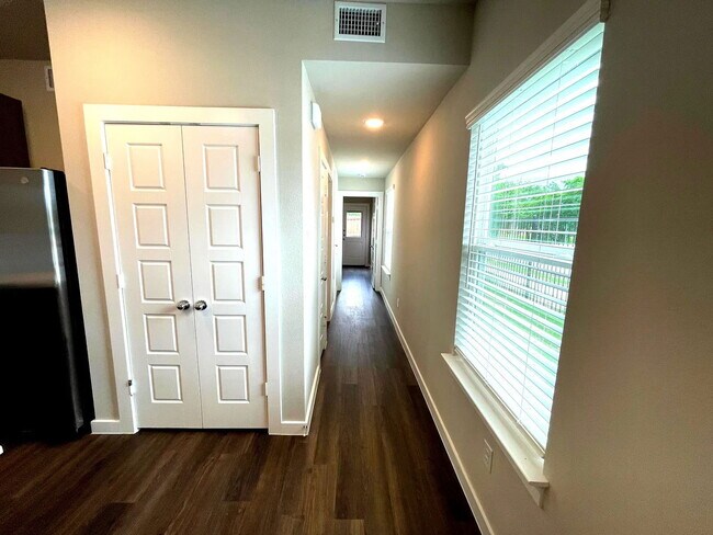 Building Photo - 1340 Co Rd 1106