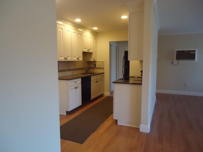 Building Photo - 142 Cross Slope Ct