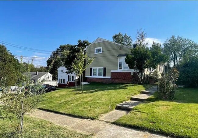 Building Photo - 515 Barrymore Dr