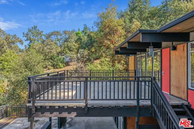 Building Photo - 1404 Oak Grove Dr