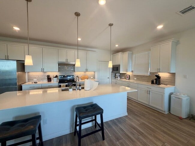 Building Photo - 193 Slenderleaf Dr