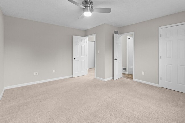 Building Photo - Broad Ripple townhome with garage, updated kitchen, and walkable convenience!
