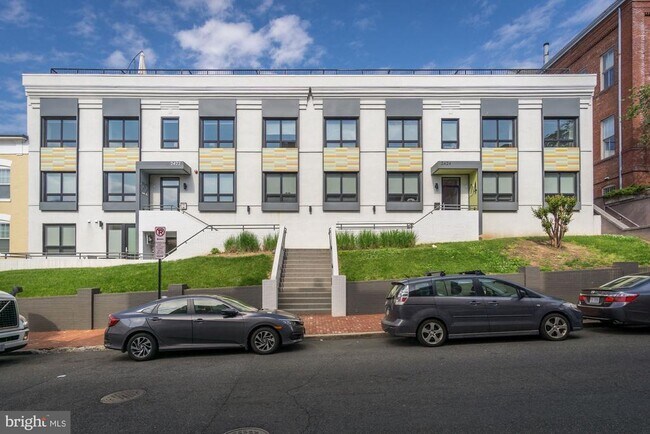 Building Photo - 2422 17th St NW