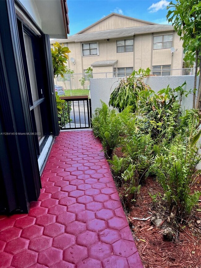 Building Photo - 7515 SW 153rd Ct