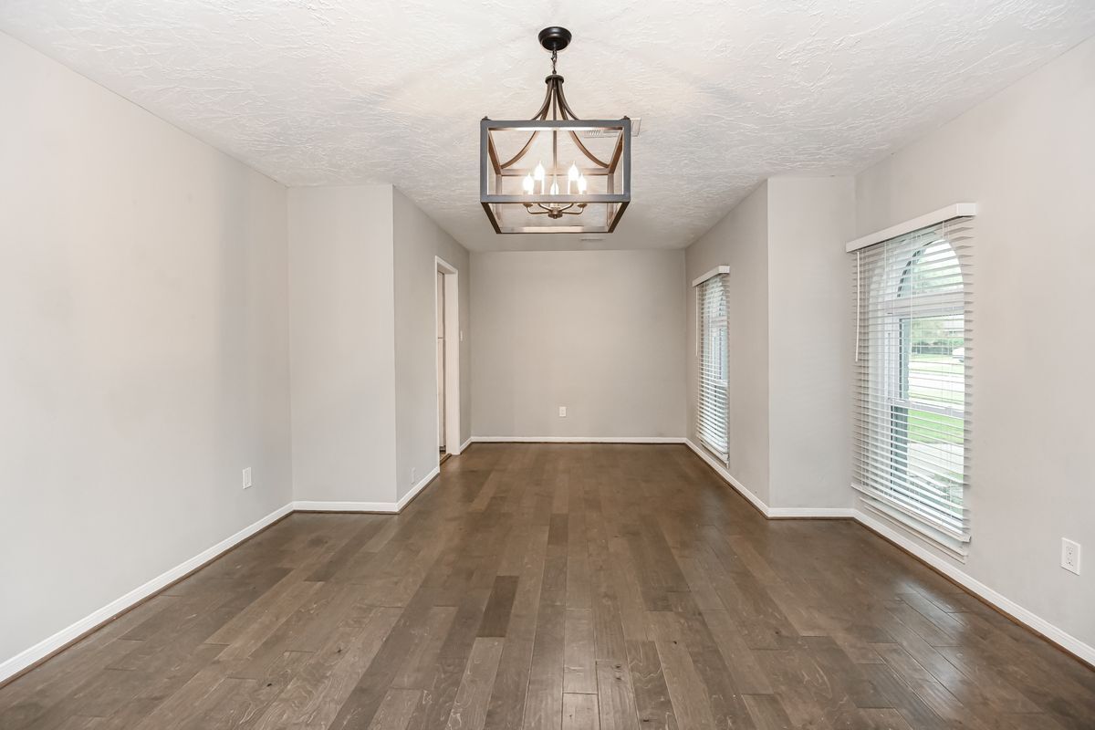 Building Photo - 7923 Dawnridge Dr
