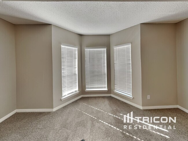 Building Photo - 1626 Mockingbird Ln